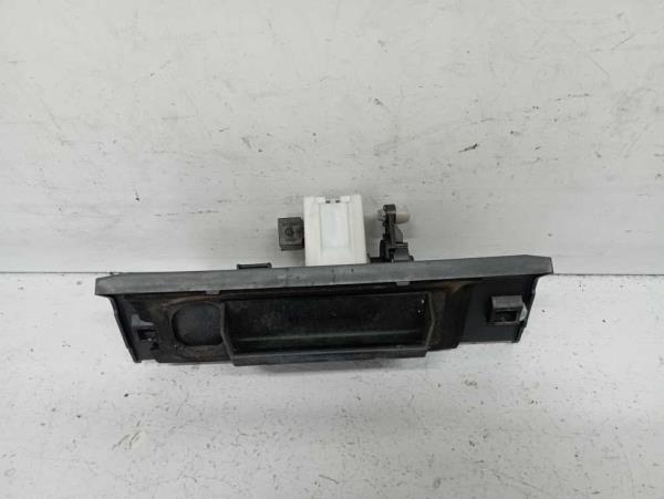 POIGNEE DE HAYON PEUGEOT 206 - Vue 1